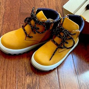 Zara unisex boots